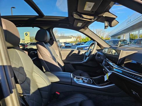 Used 2026 BMW X5 xDrive50e w/ M Sport Package image 11