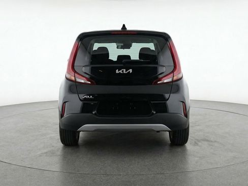 Used 2025 Kia Soul LX w/ LX Technology Package image 7