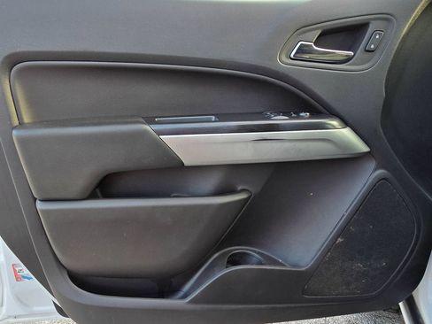 Used 2022 Chevrolet Colorado LT w/ Fleet Safety Package RWD image 8