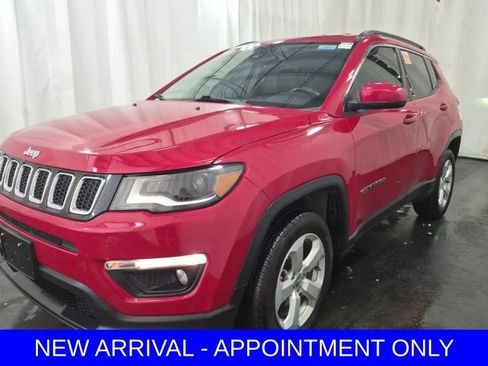 Used 2018 Jeep Compass Latitude w/ Popular Equipment Group AWD/4WD image 1