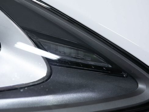 Certified 2022 Porsche Cayenne AWD/4WD image 16