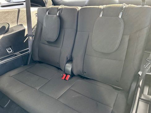 Used 2023 Ford Explorer XLT image 12