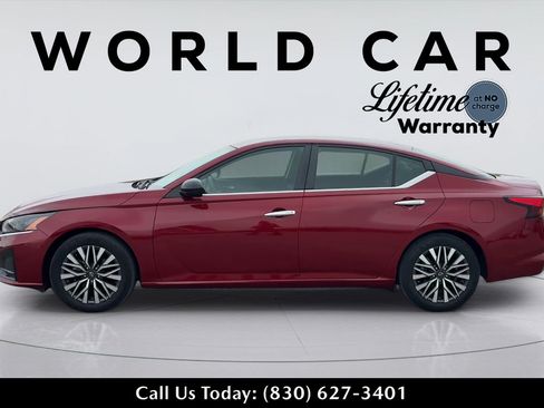 Used 2024 Nissan Altima 2.5 SV FWD image 4