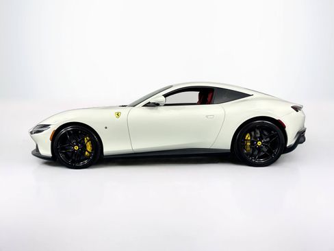 Used 2023 Ferrari Roma RWD image 8