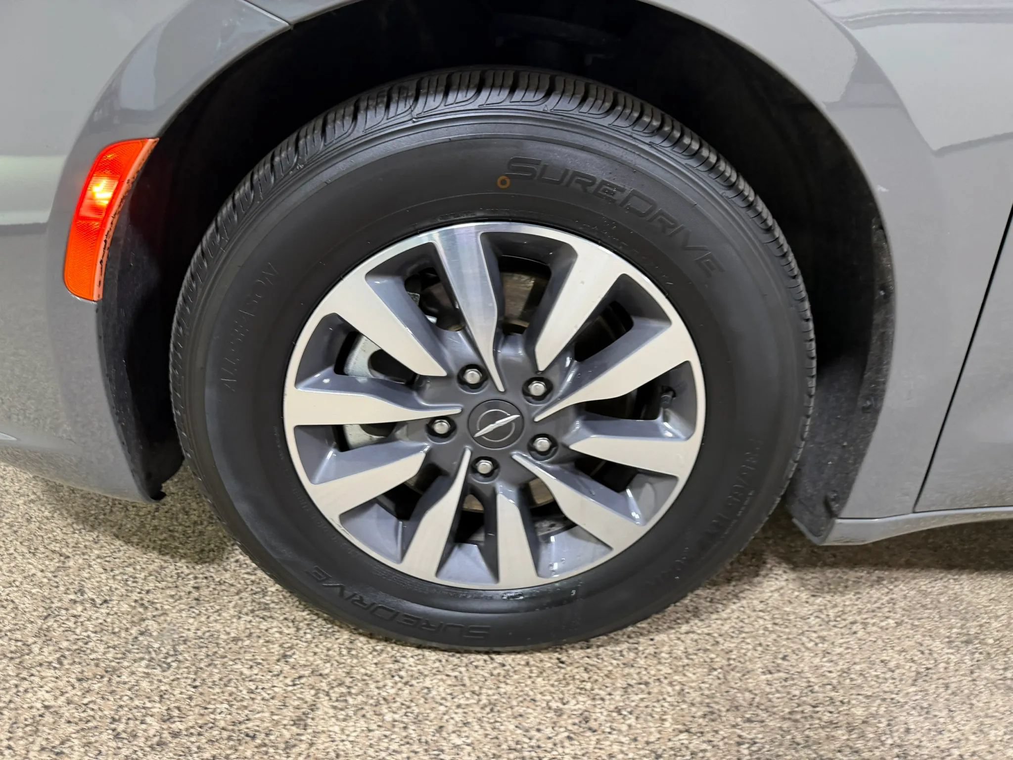 Used 2023 Chrysler Pacifica Touring-L FWD image 59