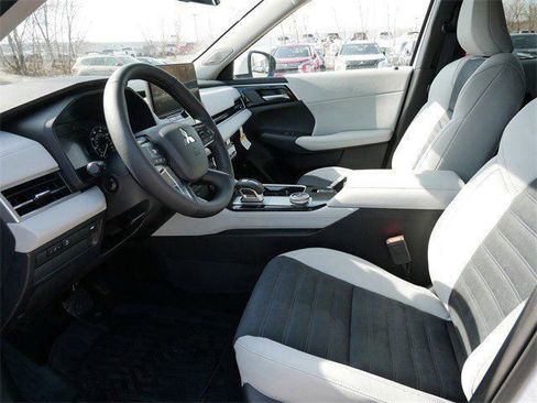 New 2026 Mitsubishi Outlander SE AWD/4WD image 4