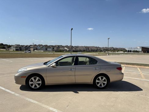 Used 2005 Lexus ES 330 FWD image 2