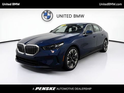 Certified 2026 BMW 530i RWD image 1