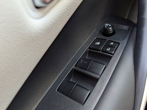 Used 2025 Toyota Corolla SE image 30