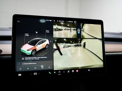 Used 2023 Tesla Model Y Long Range image 5