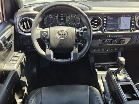 Used 2022 Toyota Tacoma TRD Off-Road w/ TRD Premium Off Road Package RWD image 13