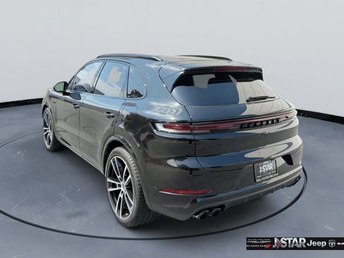 Used 2026 Porsche Cayenne Turbo w/ Technology Package AWD/4WD image 7