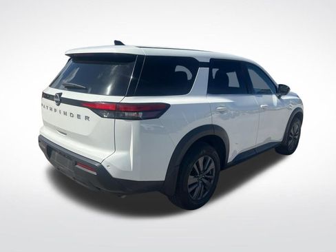 Certified 2025 Nissan Pathfinder S FWD image 3