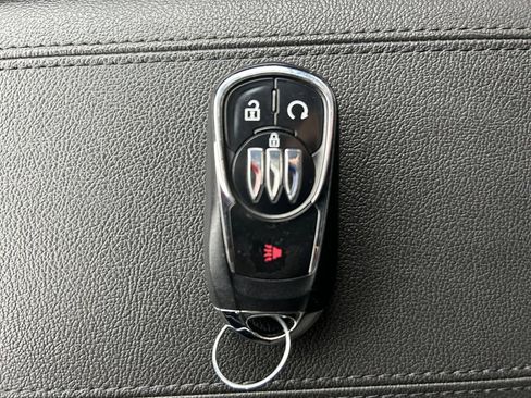 Used 2025 Buick Encore GX Preferred AWD/4WD image 31