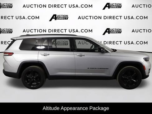 Used 2023 Jeep Grand Cherokee L Laredo AWD/4WD image 5