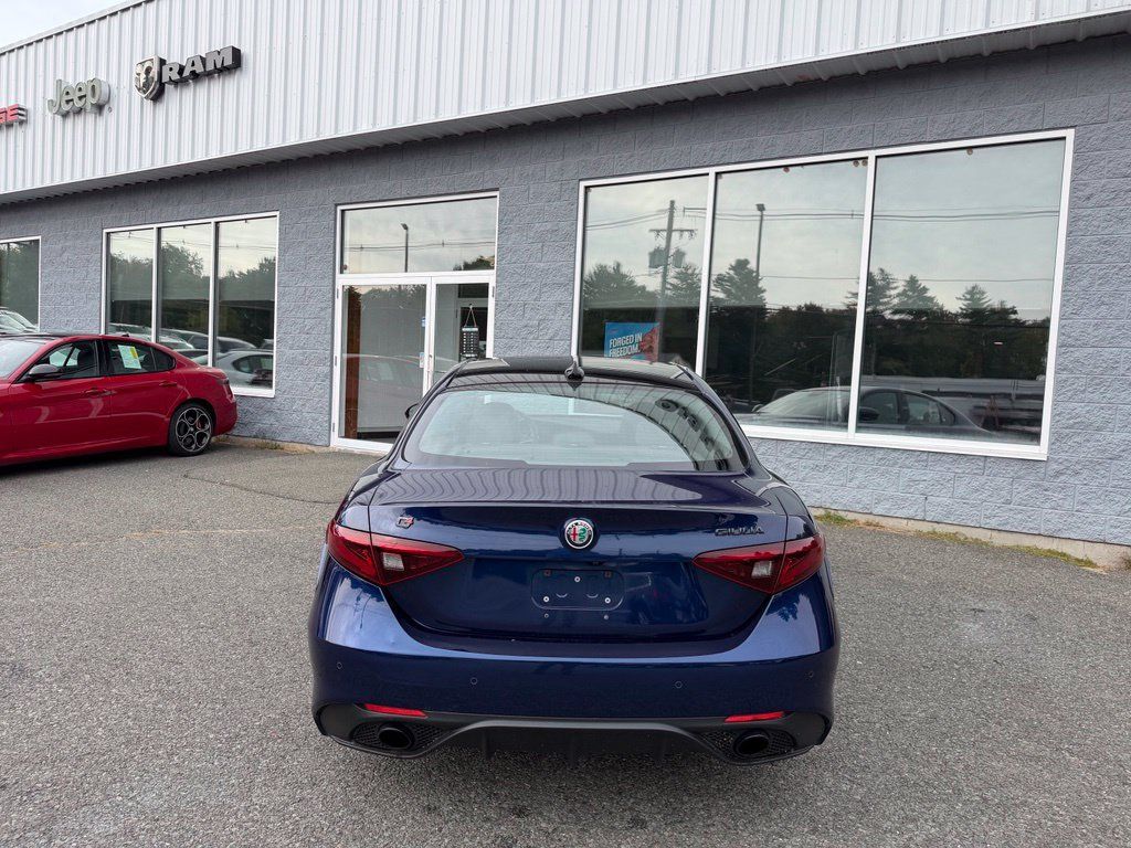 Used 2019 Alfa Romeo Giulia Ti AWD/4WD image 5