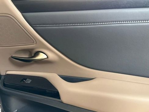 Used 2025 Lexus ES 350 w/ Premium Package image 26