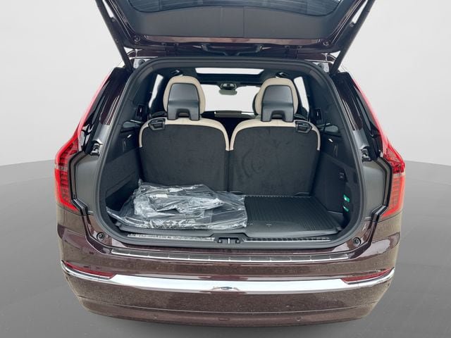 New 2026 Volvo XC90 T8 Plus w/ Protection Package Premier AWD/4WD image 21