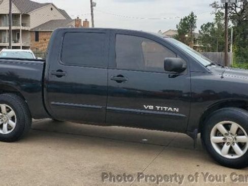 Used 2010 Nissan Titan SE RWD image 14
