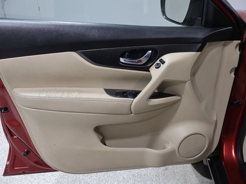 Used 2016 Nissan Rogue SL AWD/4WD image 12