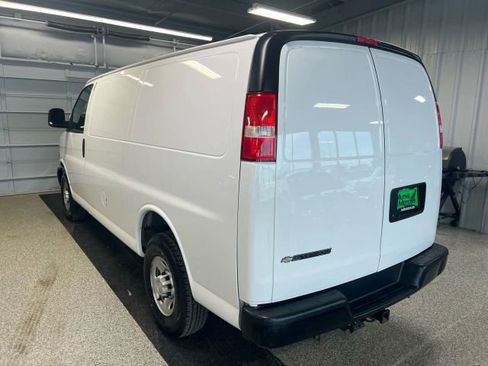 Used 2019 Chevrolet Express 2500 w/ Enhanced Convenience Package image 4