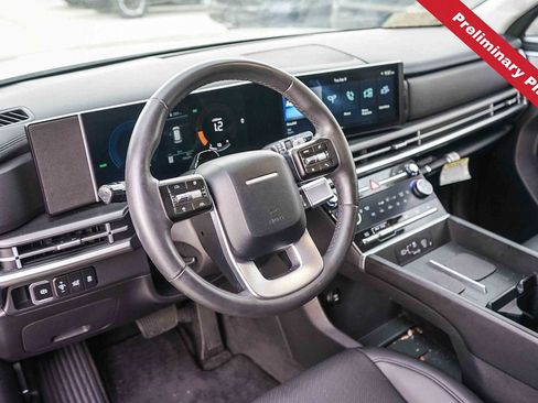 Used 2025 Hyundai Santa Fe SEL FWD image 13