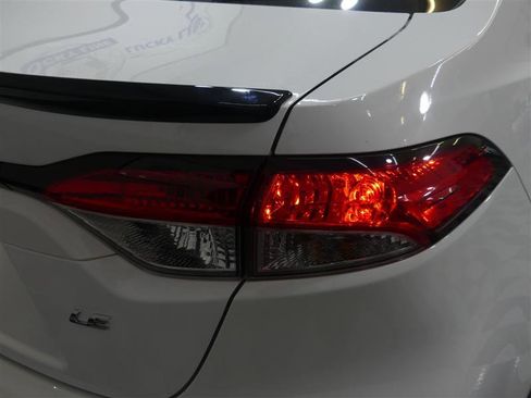 Used 2022 Toyota Corolla LE image 11