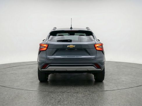 Used 2025 Chevrolet Trax LT w/ LT Convenience Package FWD image 7