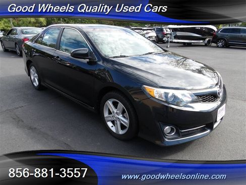Used 2013 Toyota Camry SE image 3