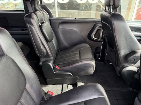 Used 2018 Dodge Grand Caravan GT image 11