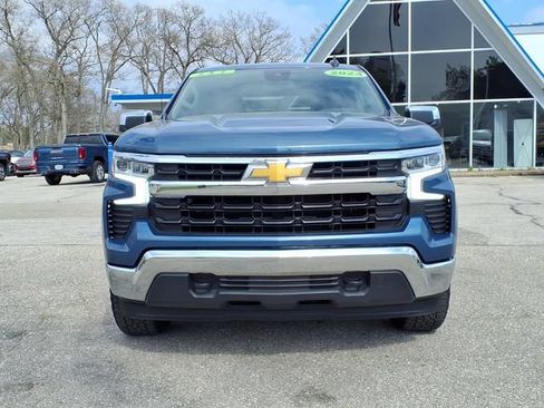 Used 2024 Chevrolet Silverado 1500 LT AWD/4WD image 2