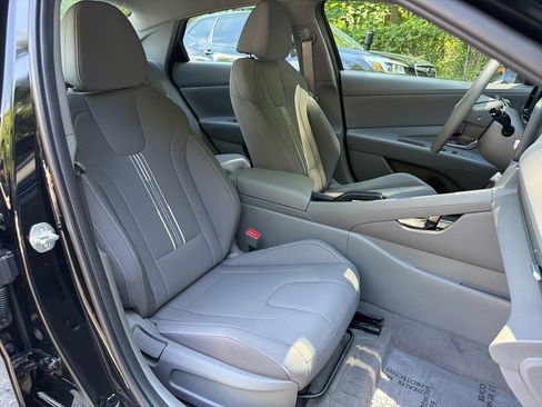 Certified 2023 Hyundai Elantra SEL w/ Cargo Package FWD image 9