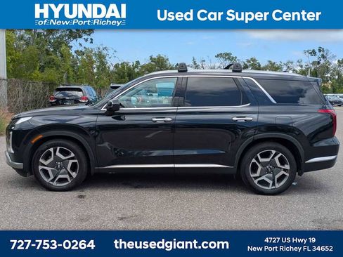Used 2023 Hyundai Palisade Limited FWD image 2