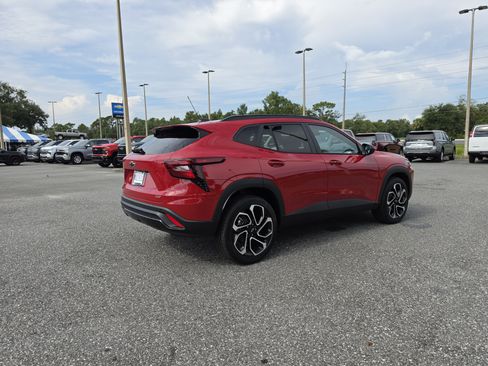 New 2026 Chevrolet Trax RS w/ Sunroof Package FWD image 4