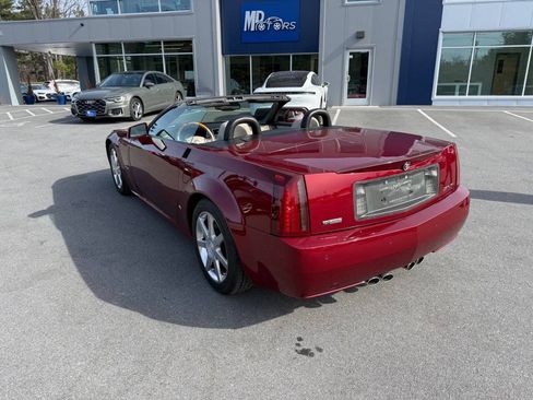 Used 2006 Cadillac XLR RWD image 12