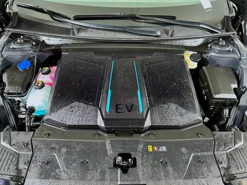 Used 2024 Hyundai Ioniq 5 SEL image 33