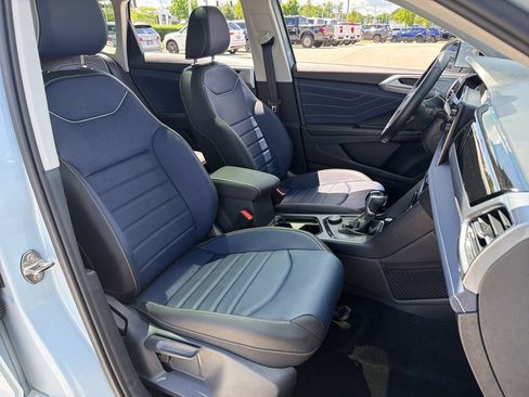 Certified 2025 Volkswagen Taos SEL AWD/4WD image 27