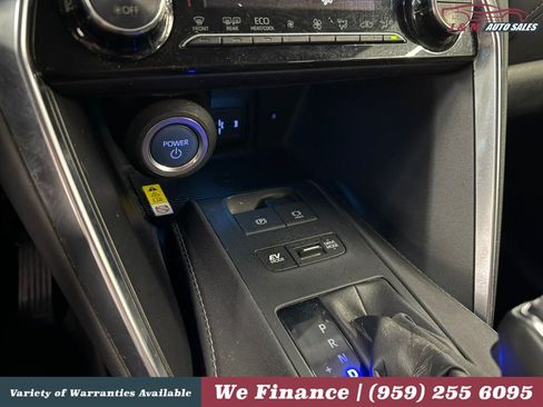 Used 2021 Toyota Venza LE w/ Carpet Mat Package (TMS) AWD/4WD image 21