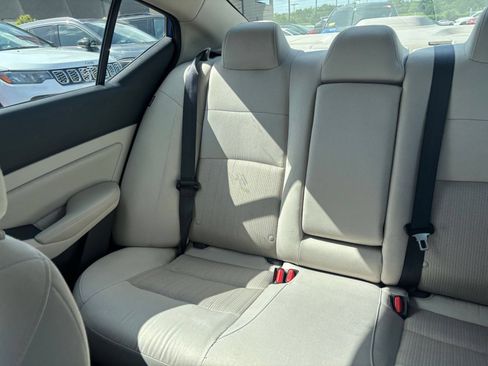Used 2025 Nissan Altima 2.5 SV FWD image 39