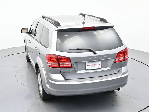 Used 2018 Dodge Journey SE image 28