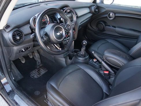 Used 2017 MINI Cooper 2-Door Hardtop image 16