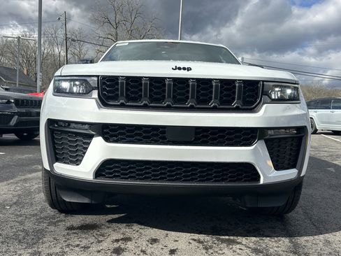 New 2026 Jeep Grand Cherokee L Limited w/ Limited Altitude Package AWD/4WD image 21