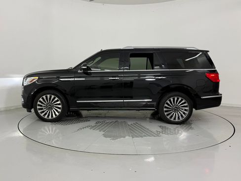 Used 2019 Lincoln Navigator Reserve image 2