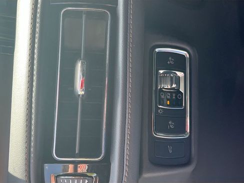 Used 2025 Lincoln Aviator Reserve w/ Equipment Group 201A image 10