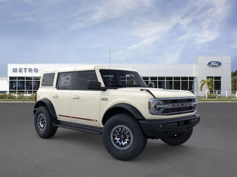 New 2026 Ford Bronco Outer Banks w/ Sasquatch Package AWD/4WD image 7