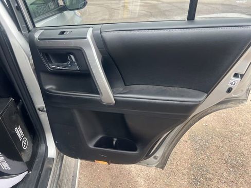 Used 2015 Toyota 4Runner SR5 image 20