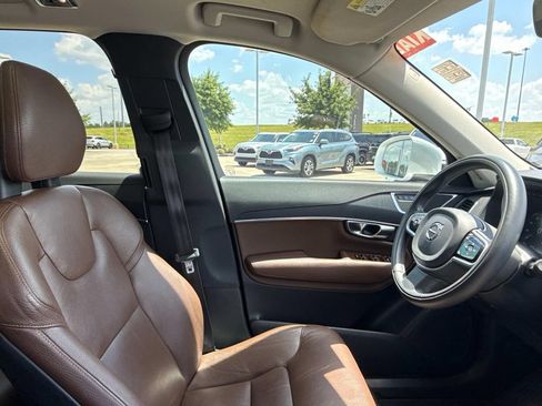 Used 2020 Volvo XC90 T6 Momentum w/ Protection Package Premier AWD/4WD image 17