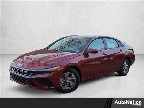 New 2026 Hyundai Elantra SE image 1