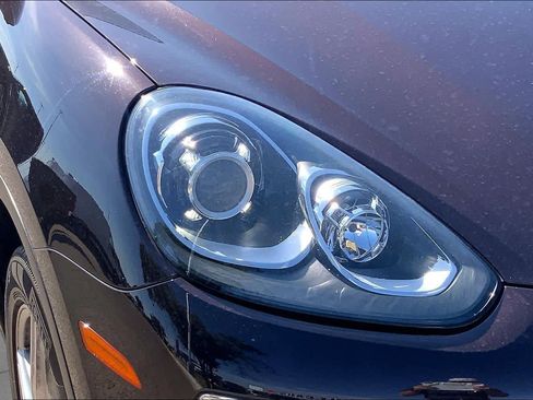 Used 2018 Porsche Cayenne S AWD/4WD image 28