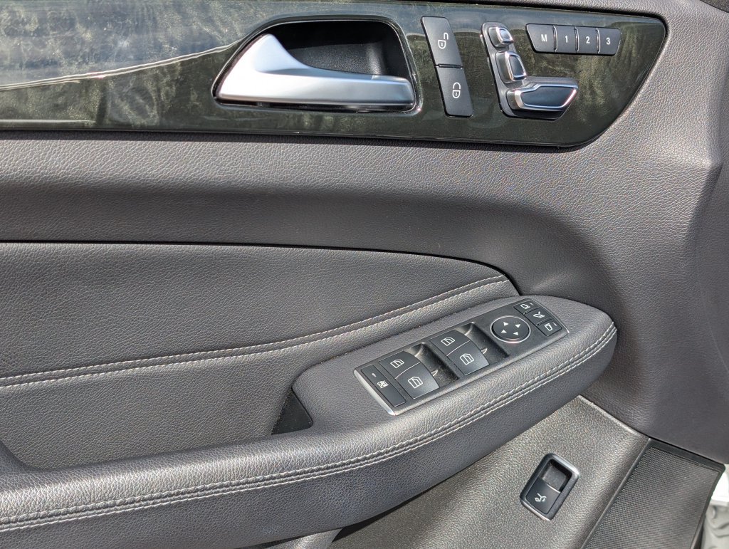 Used 2019 Mercedes-Benz GLE 400 4MATIC image 26